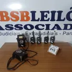 LOTE 015 - 04 RÁDIOS COMUNICADORES MARCA INTELBRAS E 02 RELÓGIOS DE PONTO ANTIGO. (NO ESTADO) ATENÇÃO! FAZER A VISITAÇÃO ANTES DE ARREMATAR, NÃO SABEMOS SE FUNCIONA. LEILÃO NÃO TEM GARANTIA E NEM DEVOLUÇÃO, SUJEITO A POSSÍVEIS AVARIAS VISÍVEIS/OCULTAS E/OU AUSÊNCIA DE COMPONENTES.