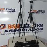 LOTE 170 - 02 TRIPES PARA CÂMERAS MARCA TOMATE. (NO ESTADO) ATENÇÃO! FAZER A VISITAÇÃO ANTES DE ARREMATAR, NÃO SABEMOS SE FUNCIONA. LEILÃO NÃO TEM GARANTIA E NEM DEVOLUÇÃO, SUJEITO A POSSÍVEIS AVARIAS VISÍVEIS/OCULTAS E/OU AUSÊNCIA DE COMPONENTES.