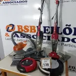 LOTE 138 - 04 ASPIRADORES DE PÓ DIVERSOS. (NO ESTADO) ATENÇÃO! FAZER A VISITAÇÃO ANTES DE ARREMATAR, NÃO SABEMOS SE FUNCIONA. LEILÃO NÃO TEM GARANTIA E NEM DEVOLUÇÃO, SUJEITO A POSSÍVEIS AVARIAS VISÍVEIS/OCULTAS E/OU AUSÊNCIA DE COMPONENTES.