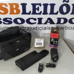 LOTE 020 - 01 BOLSA E 01 FLASH PARA CÂMERAS YOUGNUO COM CONTROLES REMOTOS. (NO ESTADO) ATENÇÃO! FAZER A VISITAÇÃO ANTES DE ARREMATAR, NÃO SABEMOS SE FUNCIONA. LEILÃO NÃO TEM GARANTIA E NEM DEVOLUÇÃO, SUJEITO A POSSÍVEIS AVARIAS VISÍVEIS/OCULTAS E/OU AUSÊNCIA DE COMPONENTES.