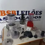 LOTE 153 - 02 LIQUIDIFICADORES COM AVARIAS E 01 APARELHO DE SUCO COM ACESSÓRIOS MARCA BOSCH 220. (NO ESTADO) ATENÇÃO! FAZER A VISITAÇÃO ANTES DE ARREMATAR, NÃO SABEMOS SE FUNCIONA. LEILÃO NÃO TEM GARANTIA E NEM DEVOLUÇÃO, SUJEITO A POSSÍVEIS AVARIAS VISÍVEIS/OCULTAS E/OU AUSÊNCIA DE COMPONENTES.
