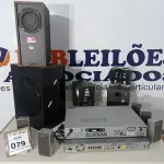 LOTE 079 - 02  HOME THEATHER, SENDO 01 MODELO DAV-DZ20 E 01 HTS- 3410D MARCA PHILIPS, 05 CAIXINHAS SONY, 02 CAIXINHAS CLONE E 4 CAIXAS DIVERSAS. (NO ESTADO) ATENÇÃO! FAZER A VISITAÇÃO ANTES DE ARREMATAR, NÃO SABEMOS SE FUNCIONA. LEILÃO NÃO TEM GARANTIA E NEM DEVOLUÇÃO, SUJEITO A POSSÍVEIS AVARIAS VISÍVEIS/OCULTAS E/OU AUSÊNCIA DE COMPONENTES.