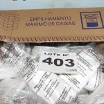 LOTE 403 - 01 LOTE C/ MÁSCARAS DESCARTÁVEL (NO ESTADO, NÃO SABEMOS SE FUNCIONA. LEILÃO NÃO TEM GARANTIA E NEM DEVOLUÇÃO, SUJEITO A POSSÍVEIS AVARIAS VISÍVEIS/OCULTAS E/OU AUSÊNCIA DE COMPONENTES)