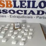 LOTE 024 - 31 FONES DE OUVIDO SEM FIO. (NO ESTADO) ATENÇÃO! FAZER A VISITAÇÃO ANTES DE ARREMATAR, NÃO SABEMOS SE FUNCIONA. LEILÃO NÃO TEM GARANTIA E NEM DEVOLUÇÃO, SUJEITO A POSSÍVEIS AVARIAS VISÍVEIS/OCULTAS E/OU AUSÊNCIA DE COMPONENTES.