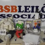 LOTE 288 - 01 LOTE C/ ÍTENS DIVERSOS (NO ESTADO, NÃO SABEMOS SE FUNCIONA. LEILÃO NÃO TEM GARANTIA E NEM DEVOLUÇÃO, SUJEITO A POSSÍVEIS AVARIAS VISÍVEIS/OCULTAS E/OU AUSÊNCIA DE COMPONENTES)