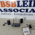 LOTE 013 - 01 RECEIVER PARA MICROFONE, 01 ADAPTADOR IBM E 01 MICROFONE SEM FIO.   (NO ESTADO) ATENÇÃO! FAZER A VISITAÇÃO ANTES DE ARREMATAR, NÃO SABEMOS SE FUNCIONA. LEILÃO NÃO TEM GARANTIA E NEM DEVOLUÇÃO, SUJEITO A POSSÍVEIS AVARIAS VISÍVEIS/OCULTAS E/OU AUSÊNCIA DE COMPONENTES.