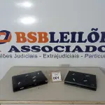 LOTE 001 - 02 NOTEBOOKS SENDO 01 MARCA IBM E 01 MARCA CCE SEM CARREGADOR COM AVARIAS.  (NO ESTADO) ATENÇÃO! FAZER A VISITAÇÃO ANTES DE ARREMATAR, NÃO SABEMOS SE FUNCIONA. LEILÃO NÃO TEM GARANTIA E NEM DEVOLUÇÃO, SUJEITO A POSSÍVEIS AVARIAS VISÍVEIS/OCULTAS E/OU AUSÊNCIA DE COMPONENTES.