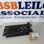 LOTE 104 - 01 MESA DE SOM MARCA STANER 08-2S. (NO ESTADO) ATENÇÃO! FAZER A VISITAÇÃO ANTES DE ARREMATAR, NÃO SABEMOS SE FUNCIONA. LEILÃO NÃO TEM GARANTIA E NEM DEVOLUÇÃO, SUJEITO A POSSÍVEIS AVARIAS VISÍVEIS/OCULTAS E/OU AUSÊNCIA DE COMPONENTES.