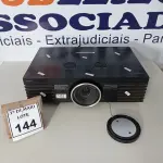 LOTE 144 - 01 PROJETOR MODELO PT-AE2000U MARCA PANASONIC. (NO ESTADO) ATENÇÃO! FAZER A VISITAÇÃO ANTES DE ARREMATAR, NÃO SABEMOS SE FUNCIONA. LEILÃO NÃO TEM GARANTIA E NEM DEVOLUÇÃO, SUJEITO A POSSÍVEIS AVARIAS VISÍVEIS/OCULTAS E/OU AUSÊNCIA DE COMPONENTES.