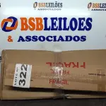 LOTE 322 - 01 – PRATELEIRA DE ESMALTE (NO ESTADO, NÃO SABEMOS SE FUNCIONA. LEILÃO NÃO TEM GARANTIA E NEM DEVOLUÇÃO, SUJEITO A POSSÍVEIS AVARIAS VISÍVEIS/OCULTAS E/OU AUSÊNCIA DE COMPONENTES)