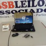 LOTE 094 - 01 NOTEBOOK MARCA DELL COM MOUSE SEM FONTE. (NO ESTADO) ATENÇÃO! FAZER A VISITAÇÃO ANTES DE ARREMATAR, NÃO SABEMOS SE FUNCIONA. LEILÃO NÃO TEM GARANTIA E NEM DEVOLUÇÃO, SUJEITO A POSSÍVEIS AVARIAS VISÍVEIS/OCULTAS E/OU AUSÊNCIA DE COMPONENTES.