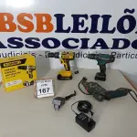 LOTE 167 - 02 PARAFUSADEIRAS, SENDO 01 21V MARCA BOMVINK COM CARREGADOR E 01 MAKITA SEM CARREGADOR E 01 FURADEIRA MARCA BLACK E DECKER SEM CARREGADOR COM AVARIAS. (NO ESTADO) ATENÇÃO! FAZER A VISITAÇÃO ANTES DE ARREMATAR, NÃO SABEMOS SE FUNCIONA. LEILÃO NÃO TEM GARANTIA E NEM DEVOLUÇÃO, SUJEITO A POSSÍVEIS AVARIAS VISÍVEIS/OCULTAS E/OU AUSÊNCIA DE COMPONENTES.