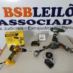 LOTE 167 - 02 PARAFUSADEIRAS, SENDO 01 21V MARCA BOMVINK COM CARREGADOR E 01 MAKITA SEM CARREGADOR E 01 FURADEIRA MARCA BLACK E DECKER SEM CARREGADOR COM AVARIAS. (NO ESTADO) ATENÇÃO! FAZER A VISITAÇÃO ANTES DE ARREMATAR, NÃO SABEMOS SE FUNCIONA. LEILÃO NÃO TEM GARANTIA E NEM DEVOLUÇÃO, SUJEITO A POSSÍVEIS AVARIAS VISÍVEIS/OCULTAS E/OU AUSÊNCIA DE COMPONENTES.