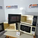 LOTE 290 - 03 MICRO-ONDAS, SENDO 02 COM PRATOS COM AVARIAS. (NO ESTADO) ATENÇÃO! FAZER A VISITAÇÃO ANTES DE ARREMATAR, NÃO SABEMOS SE FUNCIONA. LEILÃO NÃO TEM GARANTIA E NEM DEVOLUÇÃO, SUJEITO A POSSÍVEIS AVARIAS VISÍVEIS/OCULTAS E/OU AUSÊNCIA DE COMPONENTES.