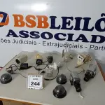 LOTE 244 - 01 LOTE C/VÁRIAS CÂMERAS DE SEGURANÇA MARCAS E MODELOS DIVERSOS. (NO ESTADO) ATENÇÃO! FAZER A VISITAÇÃO ANTES DE ARREMATAR, NÃO SABEMOS SE FUNCIONA. LEILÃO NÃO TEM GARANTIA E NEM DEVOLUÇÃO, SUJEITO A POSSÍVEIS AVARIAS VISÍVEIS/OCULTAS E/OU AUSÊNCIA DE COMPONENTES.