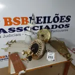 LOTE 232 - 03 VENTILADORES DE TETO. (NO ESTADO) ATENÇÃO! FAZER A VISITAÇÃO ANTES DE ARREMATAR, NÃO SABEMOS SE FUNCIONA. LEILÃO NÃO TEM GARANTIA E NEM DEVOLUÇÃO, SUJEITO A POSSÍVEIS AVARIAS VISÍVEIS/OCULTAS E/OU AUSÊNCIA DE COMPONENTES.