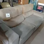 LOTE 175 - 01 SOFÁ CAMA DE 02 LUGARES. (NO ESTADO) ATENÇÃO! FAZER A VISITAÇÃO ANTES DE ARREMATAR, NÃO SABEMOS SE FUNCIONA. LEILÃO NÃO TEM GARANTIA E NEM DEVOLUÇÃO, SUJEITO A POSSÍVEIS AVARIAS VISÍVEIS/OCULTAS E/OU AUSÊNCIA DE COMPONENTES.