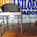 LOTE 046 - 01 CADEIRA JARDIM.  (NO ESTADO EM QUE SE ENCONTRA. SUJEITO A AVARIAS OCULTAS/VISÍVEIS.)  AV9974N