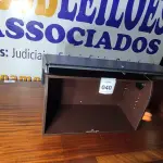 LOTE 040 - 01 ARMÁRIO SUSPENSO. (NO ESTADO EM QUE SE ENCONTRA. SUJEITO A AVARIAS OCULTAS/VISÍVEIS.)