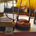 LOTE 321 - 02 ENCERADEIRAS ANTIGAS. (NO ESTADO) ATENÇÃO! FAZER A VISITAÇÃO ANTES DE ARREMATAR, NÃO SABEMOS SE FUNCIONA. LEILÃO NÃO TEM GARANTIA E NEM DEVOLUÇÃO, SUJEITO A POSSÍVEIS AVARIAS VISÍVEIS/OCULTAS E/OU AUSÊNCIA DE COMPONENTES.