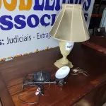 LOTE 023 - 02 ABAJURES (LAMP). (NO ESTADO EM QUE SE ENCONTRA. SUJEITO A AVARIAS OCULTAS/VISÍVEIS.) BF8713L/ AV9683X