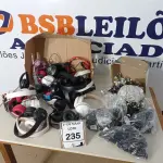 LOTE 235 - 01 LOTE COM FONES DE OUVIDO VARIADOS. (NO ESTADO) ATENÇÃO! FAZER A VISITAÇÃO ANTES DE ARREMATAR, NÃO SABEMOS SE FUNCIONA. LEILÃO NÃO TEM GARANTIA E NEM DEVOLUÇÃO, SUJEITO A POSSÍVEIS AVARIAS VISÍVEIS/OCULTAS E/OU AUSÊNCIA DE COMPONENTES.