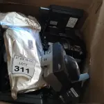 LOTE 311 - 01 CAIXA COM ELETRÔNICOS DIVERSOS E ÓCULOS 3D SONY. (NO ESTADO) ATENÇÃO! FAZER A VISITAÇÃO ANTES DE ARREMATAR, NÃO SABEMOS SE FUNCIONA. LEILÃO NÃO TEM GARANTIA E NEM DEVOLUÇÃO, SUJEITO A POSSÍVEIS AVARIAS VISÍVEIS/OCULTAS E/OU AUSÊNCIA DE COMPONENTES.