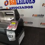 LOTE 007 - 01 MÁQUINA DE PÃO.  (BREAD MACHINE). (NO ESTADO EM QUE SE ENCONTRA. SUJEITO A AVARIAS OCULTAS/VISÍVEIS.) AV9685H