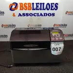 LOTE 007 - 01 MÁQUINA DE PÃO.  (BREAD MACHINE). (NO ESTADO EM QUE SE ENCONTRA. SUJEITO A AVARIAS OCULTAS/VISÍVEIS.) AV9685H