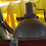 LOTE 348 - 02 LUMINÁRIAS PARA GALPÃO.  (NO ESTADO) ATENÇÃO! FAZER A VISITAÇÃO ANTES DE ARREMATAR, NÃO SABEMOS SE FUNCIONA. LEILÃO NÃO TEM GARANTIA E NEM DEVOLUÇÃO, SUJEITO A POSSÍVEIS AVARIAS VISÍVEIS/OCULTAS E/OU AUSÊNCIA DE COMPONENTES.