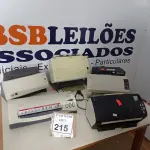 LOTE 215 - 01 PLASTIFICADORA A4-2401 MENNO, 04 SCANNERS MARCAS E MODELOS DIVERSOS E 01 RELÓGIO DE PONTO. (NO ESTADO) ATENÇÃO! FAZER A VISITAÇÃO ANTES DE ARREMATAR, NÃO SABEMOS SE FUNCIONA. LEILÃO NÃO TEM GARANTIA E NEM DEVOLUÇÃO, SUJEITO A POSSÍVEIS AVARIAS VISÍVEIS/OCULTAS E/OU AUSÊNCIA DE COMPONENTES.