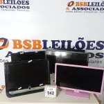 LOTE 242 - 05 MONITORES LCD MARCAS E MODELOS DIVERSOS. (NO ESTADO) ATENÇÃO! FAZER A VISITAÇÃO ANTES DE ARREMATAR, NÃO SABEMOS SE FUNCIONA. LEILÃO NÃO TEM GARANTIA E NEM DEVOLUÇÃO, SUJEITO A POSSÍVEIS AVARIAS VISÍVEIS/OCULTAS E/OU AUSÊNCIA DE COMPONENTES.