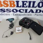 LOTE 183 - 01 COMPRESSOR DE AR A BATERIA AIR PLUS 12V COM CASE SEM FONTE E 01 PARAFUSADEIRA COM CARREGADOR 12V WESCO COM FONTE. (NO ESTADO) ATENÇÃO! FAZER A VISITAÇÃO ANTES DE ARREMATAR, NÃO SABEMOS SE FUNCIONA. LEILÃO NÃO TEM GARANTIA E NEM DEVOLUÇÃO, SUJEITO A POSSÍVEIS AVARIAS VISÍVEIS/OCULTAS E/OU AUSÊNCIA DE COMPONENTES.