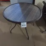 LOTE 072 - 01 MESA DE JARDIM.  (NO ESTADO EM QUE SE ENCONTRA. SUJEITO A AVARIAS OCULTAS/VISÍVEIS.) AV9334C
