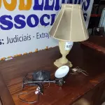 LOTE 023 - 02 ABAJURES (LAMP). (NO ESTADO EM QUE SE ENCONTRA. SUJEITO A AVARIAS OCULTAS/VISÍVEIS.) BF8713L/ AV9683X