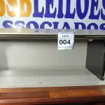 LOTE 004 - 01 ARMÁRIO SUSPENSO. (NO ESTADO EM QUE SE ENCONTRA. SUJEITO A AVARIAS OCULTAS/VISÍVEIS.)