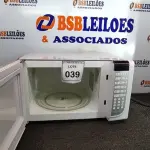 LOTE 039 - 01 MICRO-ONDAS ELECTROLUX 127V. (NO ESTADO EM QUE SE ENCONTRA. SUJEITO A AVARIAS OCULTAS/VISÍVEIS.) BH1519P