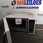 LOTE 030 - 01 MICRO-ONDAS LG 220V. (NO ESTADO EM QUE SE ENCONTRA. SUJEITO A AVARIAS OCULTAS/VISÍVEIS.) BH1501Y