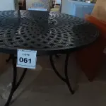 LOTE 061 - 01 MESA DE JARDIM. (NO ESTADO EM QUE SE ENCONTRA. SUJEITO A AVARIAS OCULTAS/VISÍVEIS.) BH1670H