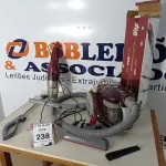 LOTE 238 - 02 ASPIRADORES DE PÓ. (NO ESTADO) ATENÇÃO! FAZER A VISITAÇÃO ANTES DE ARREMATAR, NÃO SABEMOS SE FUNCIONA. LEILÃO NÃO TEM GARANTIA E NEM DEVOLUÇÃO, SUJEITO A POSSÍVEIS AVARIAS VISÍVEIS/OCULTAS E/OU AUSÊNCIA DE COMPONENTES.