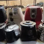 LOTE 381 - 05 BASES DE LIQUIDIFICADORES, 02 AIR FRYER E 01 PROCESSADOR COM AVARIAS. (NO ESTADO) ATENÇÃO! FAZER A VISITAÇÃO ANTES DE ARREMATAR, NÃO SABEMOS SE FUNCIONA. LEILÃO NÃO TEM GARANTIA E NEM DEVOLUÇÃO, SUJEITO A POSSÍVEIS AVARIAS VISÍVEIS/OCULTAS E/OU AUSÊNCIA DE COMPONENTES.
