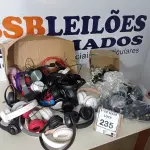 LOTE 235 - 01 LOTE COM FONES DE OUVIDO VARIADOS. (NO ESTADO) ATENÇÃO! FAZER A VISITAÇÃO ANTES DE ARREMATAR, NÃO SABEMOS SE FUNCIONA. LEILÃO NÃO TEM GARANTIA E NEM DEVOLUÇÃO, SUJEITO A POSSÍVEIS AVARIAS VISÍVEIS/OCULTAS E/OU AUSÊNCIA DE COMPONENTES.