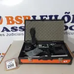 LOTE 200 - 01 CASE COM APARELHOS PARA FOTOGRAFIA. (NO ESTADO) ATENÇÃO! FAZER A VISITAÇÃO ANTES DE ARREMATAR, NÃO SABEMOS SE FUNCIONA. LEILÃO NÃO TEM GARANTIA E NEM DEVOLUÇÃO, SUJEITO A POSSÍVEIS AVARIAS VISÍVEIS/OCULTAS E/OU AUSÊNCIA DE COMPONENTES.