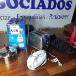 LOTE 058 - 01 LOTE COM LIQUIDIFICADOR, TORRADEIRA, CHALEIRA E CAFETEIRA. (NO ESTADO EM QUE SE ENCONTRA. SUJEITO A AVARIAS OCULTAS/VISÍVEIS.)  