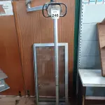 LOTE 246 - 01 CABEÇOTE REFLETOR PARA CADEIRA ODONTOLÓGICA E 02 VIDROS AVULSOS. (NO ESTADO) ATENÇÃO! FAZER A VISITAÇÃO ANTES DE ARREMATAR, NÃO SABEMOS SE FUNCIONA. LEILÃO NÃO TEM GARANTIA E NEM DEVOLUÇÃO, SUJEITO A POSSÍVEIS AVARIAS VISÍVEIS/OCULTAS E/OU AUSÊNCIA DE COMPONENTES.