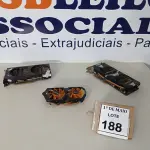 LOTE 188 - 03 PLACAS DE VÍDEO. (NO ESTADO) ATENÇÃO! FAZER A VISITAÇÃO ANTES DE ARREMATAR, NÃO SABEMOS SE FUNCIONA. LEILÃO NÃO TEM GARANTIA E NEM DEVOLUÇÃO, SUJEITO A POSSÍVEIS AVARIAS VISÍVEIS/OCULTAS E/OU AUSÊNCIA DE COMPONENTES.
