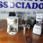 LOTE 060 - 01 LOTE COM LIQUIDIFICADOR, TORRADEIRA, CHALEIRA E CAFETEIRA. (NO ESTADO EM QUE SE ENCONTRA. SUJEITO A AVARIAS OCULTAS/VISÍVEIS.)  