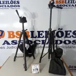 LOTE 279 - 02 TRIPÉS PARA CÂMERAS MARCA TOMATE. (NO ESTADO) ATENÇÃO! FAZER A VISITAÇÃO ANTES DE ARREMATAR, NÃO SABEMOS SE FUNCIONA. LEILÃO NÃO TEM GARANTIA E NEM DEVOLUÇÃO, SUJEITO A POSSÍVEIS AVARIAS VISÍVEIS/OCULTAS E/OU AUSÊNCIA DE COMPONENTES.