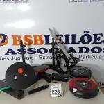 LOTE 228 - 02 ASPIRADORES ROBÔS, 01 BATERIA INFANTIL INCOMPLET E 01 GUITARRA INFANTIL. (NO ESTADO) ATENÇÃO! FAZER A VISITAÇÃO ANTES DE ARREMATAR, NÃO SABEMOS SE FUNCIONA. LEILÃO NÃO TEM GARANTIA E NEM DEVOLUÇÃO, SUJEITO A POSSÍVEIS AVARIAS VISÍVEIS/OCULTAS E/OU AUSÊNCIA DE COMPONENTES.