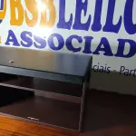 LOTE 001 - 01 ARMÁRIO SUSPENSO. (NO ESTADO EM QUE SE ENCONTRA. SUJEITO A AVARIAS OCULTAS/VISÍVEIS.)